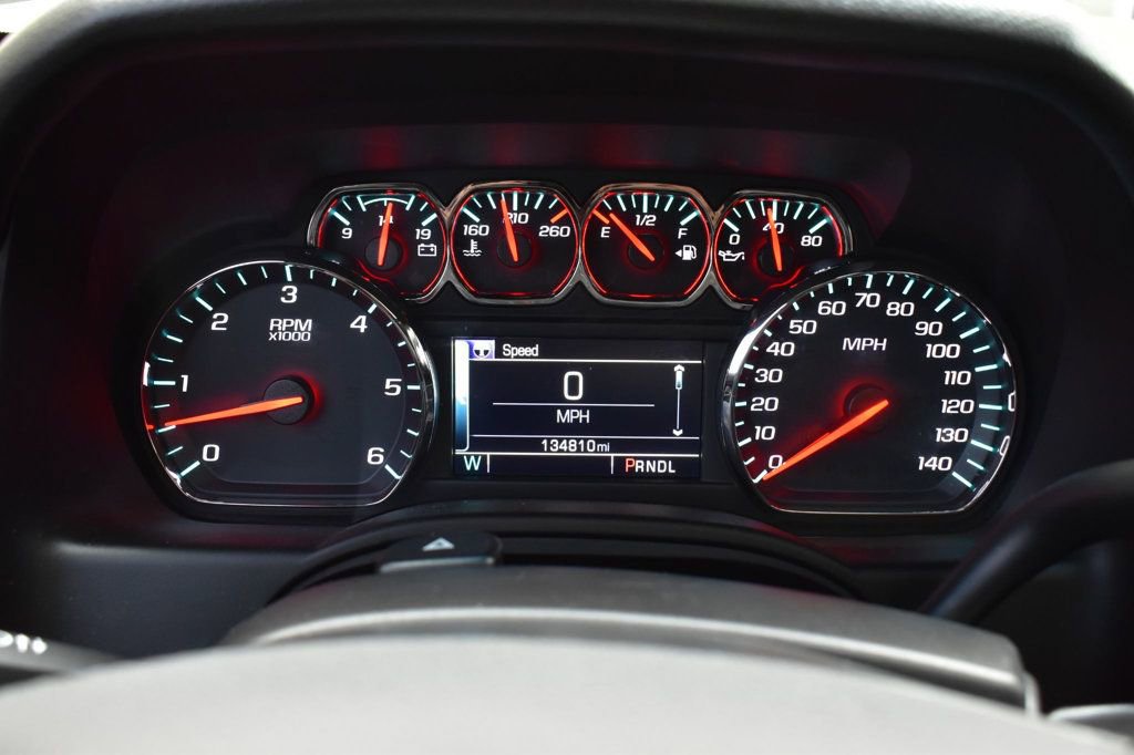 Used 2018 Chevrolet Suburban LT image 34