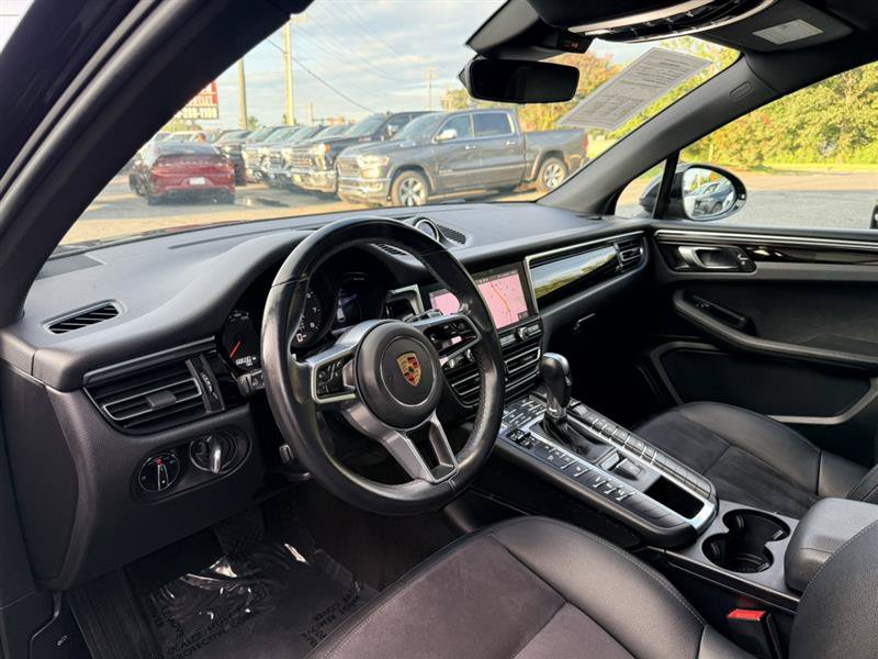 Used 2021 Porsche Macan AWD/4WD image 31