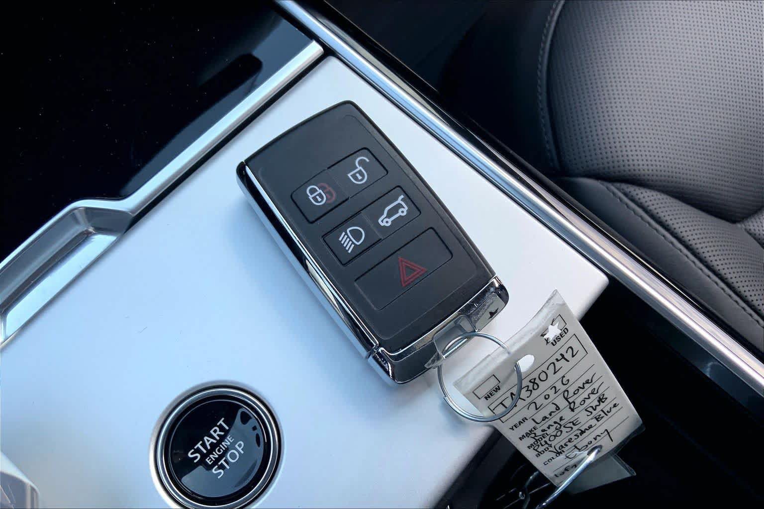Used 2026 Land Rover Range Rover SE AWD/4WD image 13