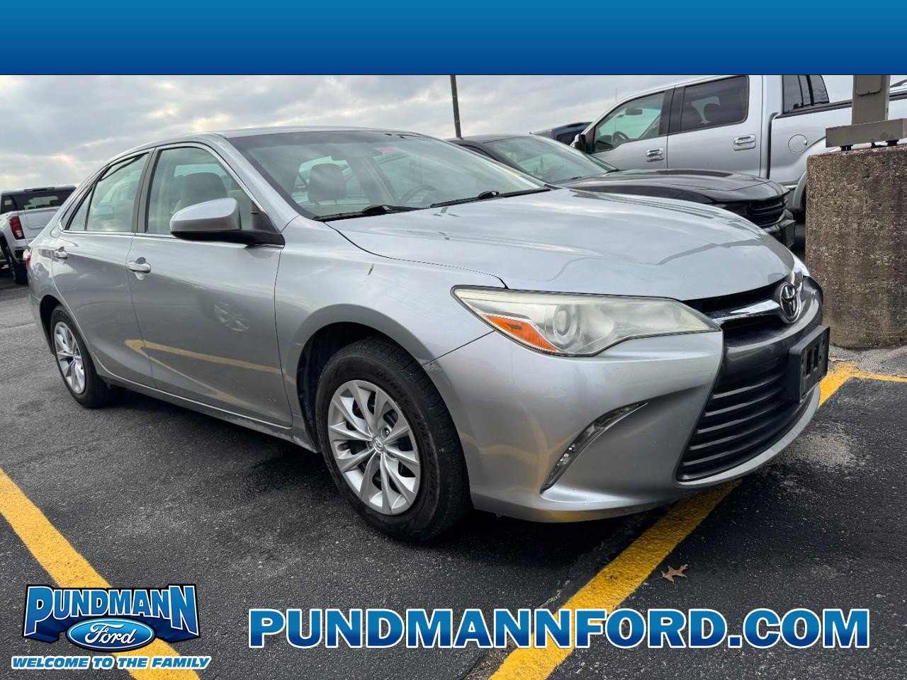 Used 2016 Toyota Camry LE image 1