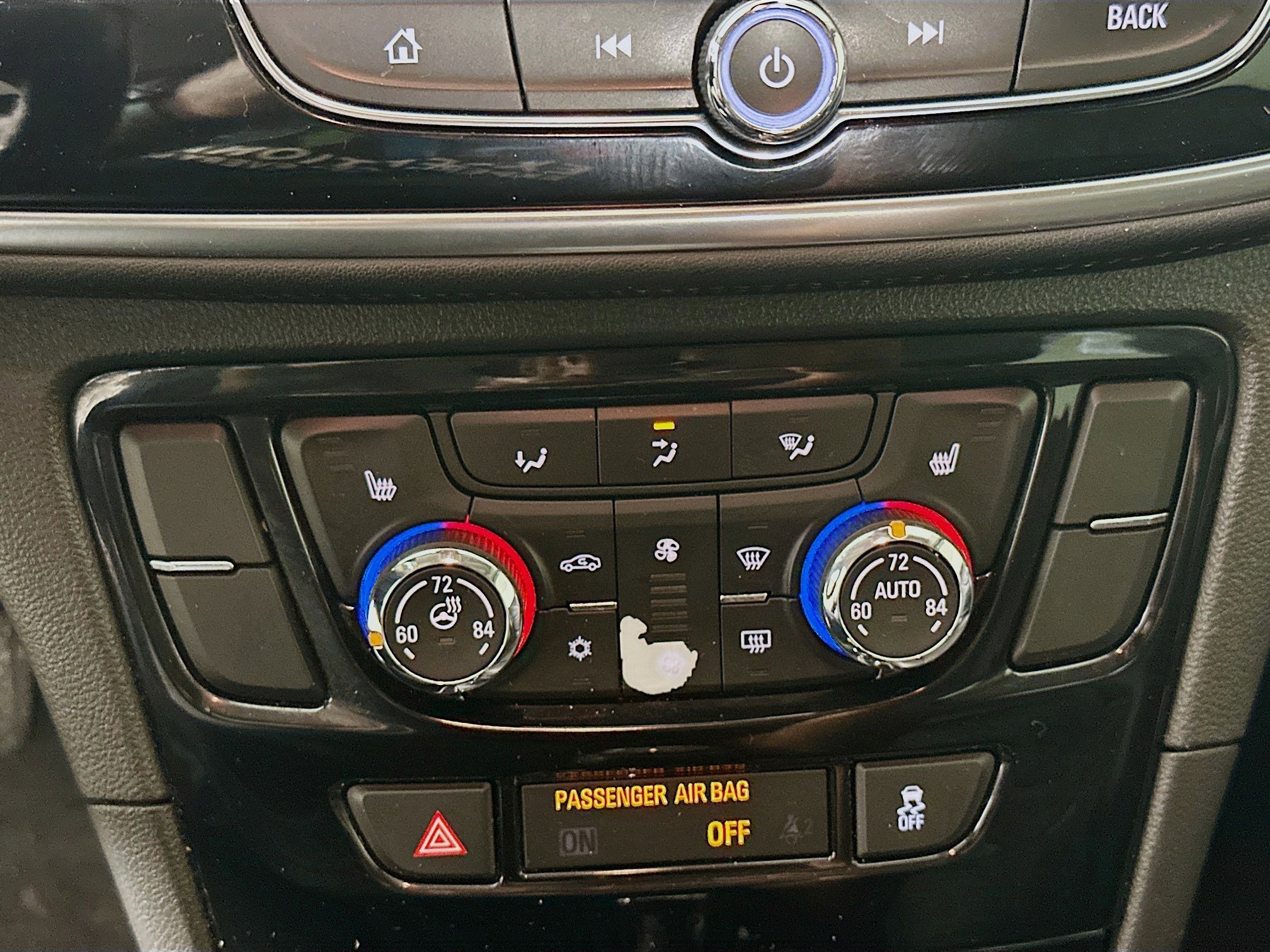 Used 2018 Buick Encore Essence image 22