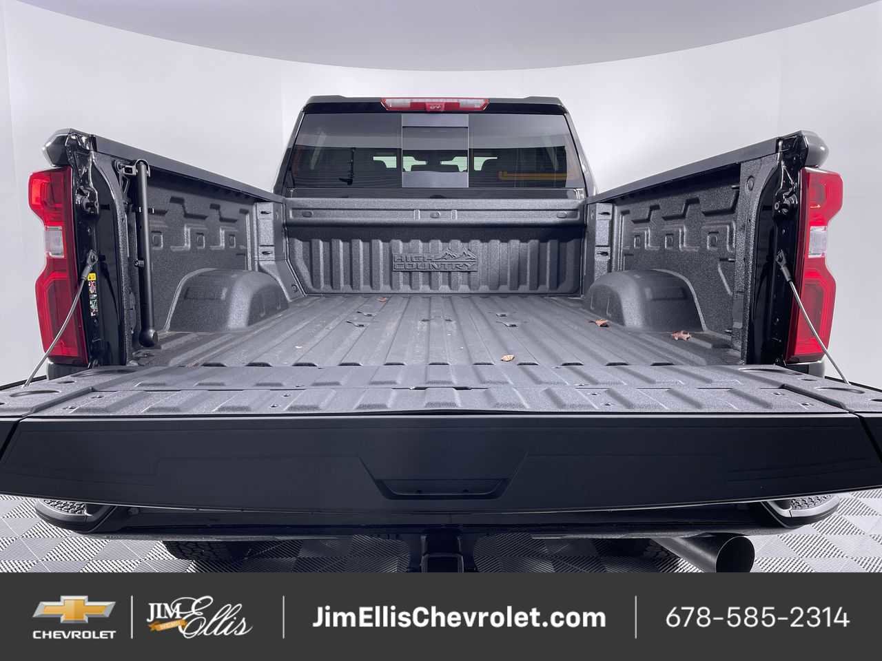 Used 2022 Chevrolet Silverado 2500 High Country w/ Z71 Off-Road Package image 27