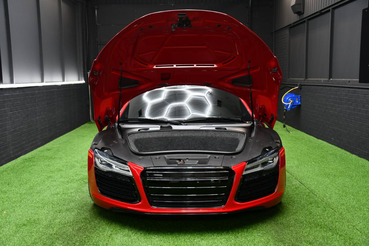 Used 2014 Audi R8 V8 w/ Convenience Package AWD/4WD image 17