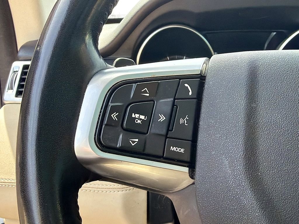 Used 2018 Land Rover Discovery Sport HSE image 35