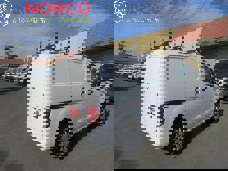 Used 2017 Nissan NV200 SV image 3