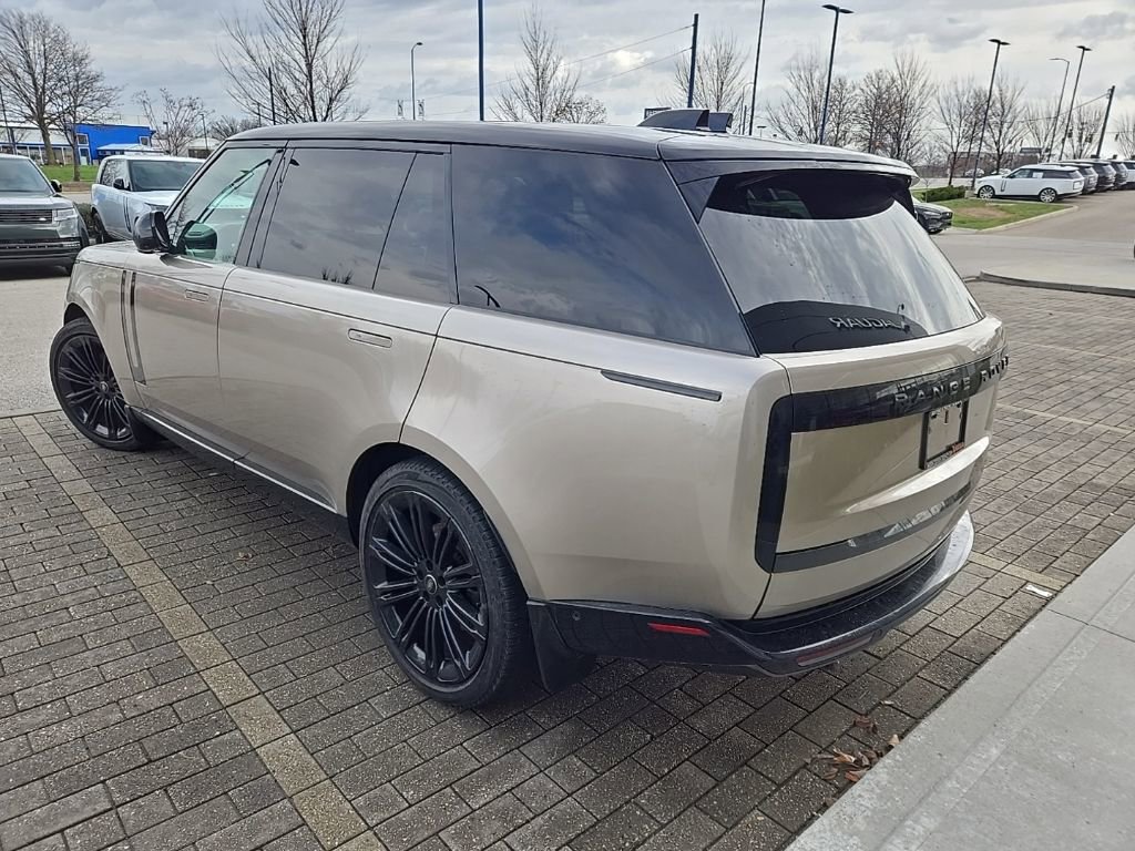 Certified 2024 Land Rover Range Rover Long Wheelbase SE image 7