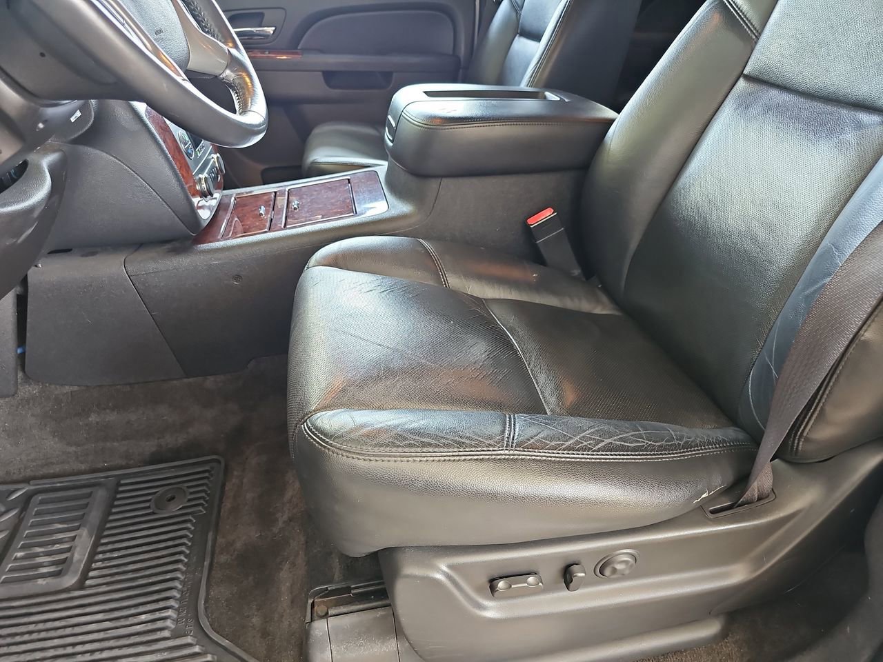 Used 2012 Chevrolet Tahoe LTZ AWD/4WD image 20