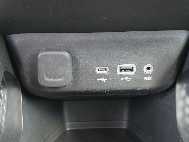 Used 2023 Chevrolet TrailBlazer LT w/ Convenience Package FWD image 27