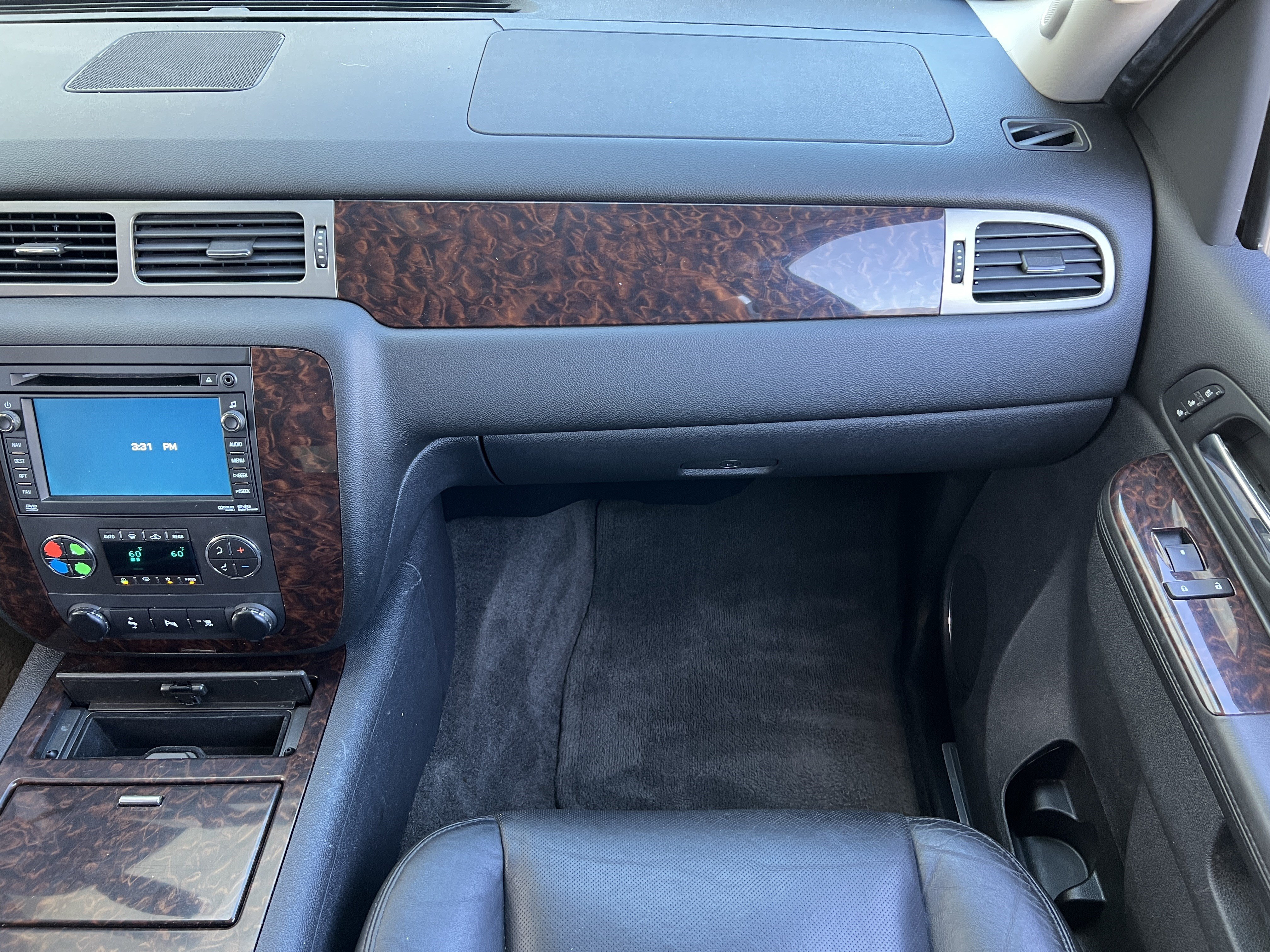 Used 2010 GMC Yukon Denali AWD/4WD image 36