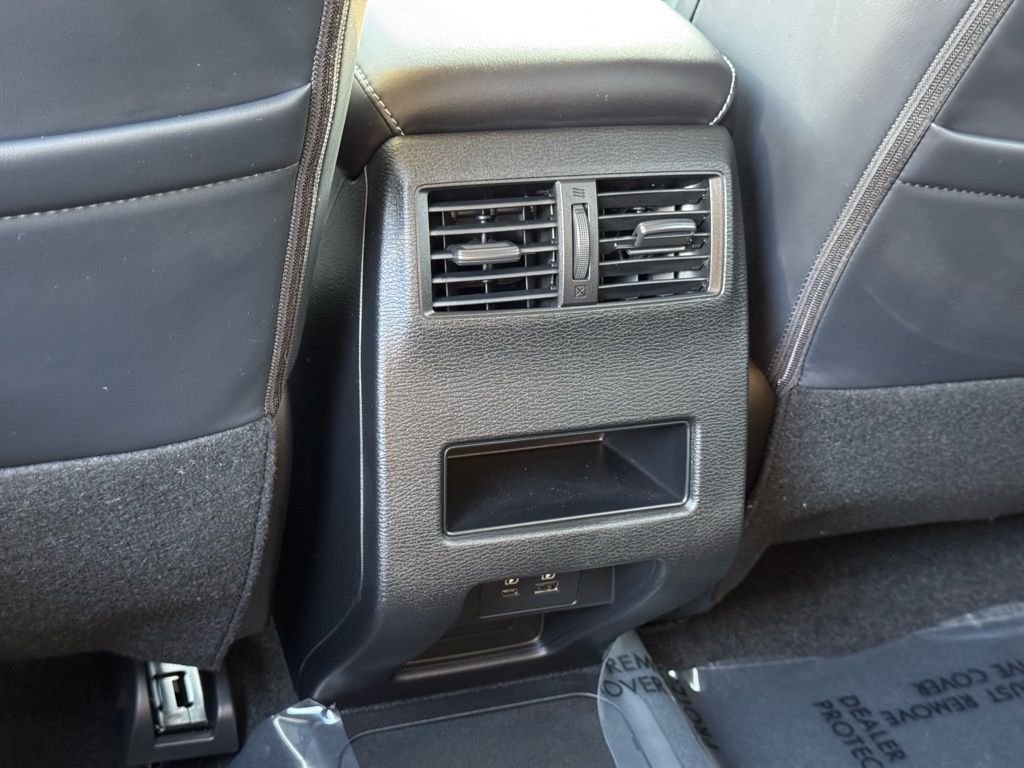 Used 2025 Mitsubishi Outlander SE image 35