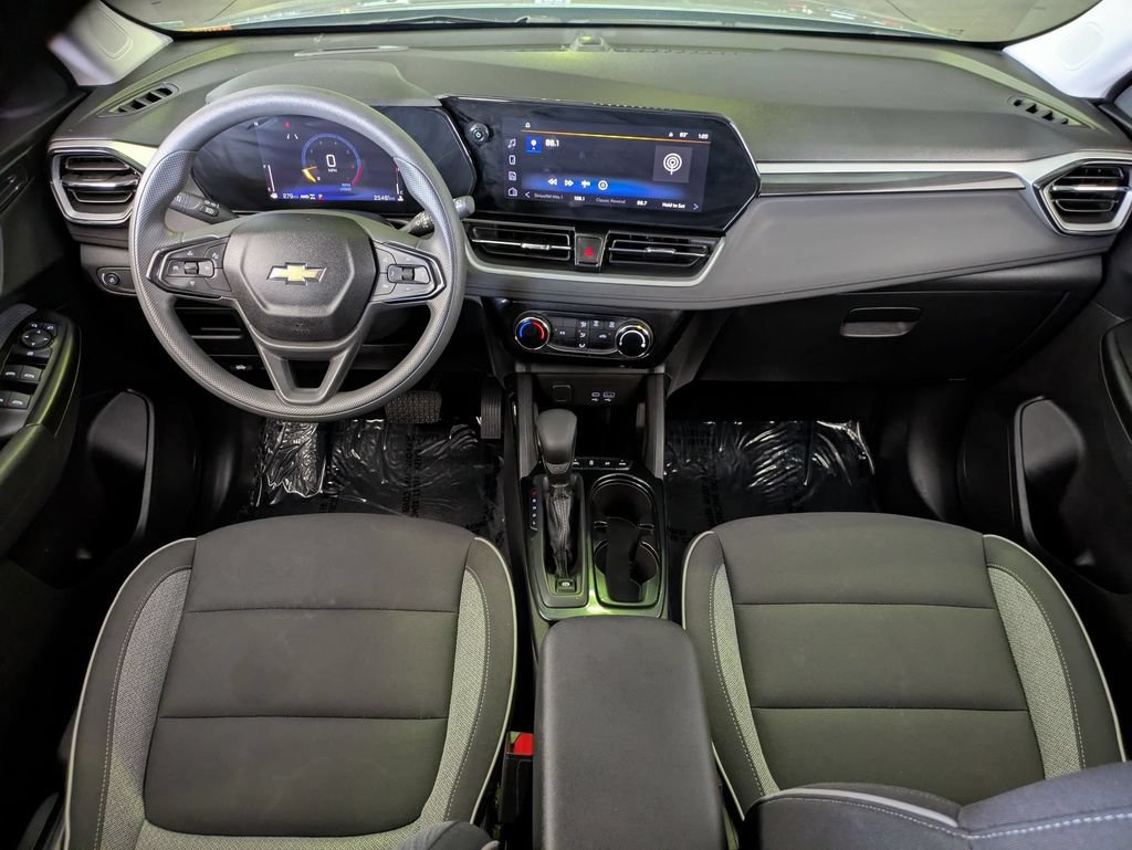 Used 2025 Chevrolet TrailBlazer LT AWD/4WD image 25