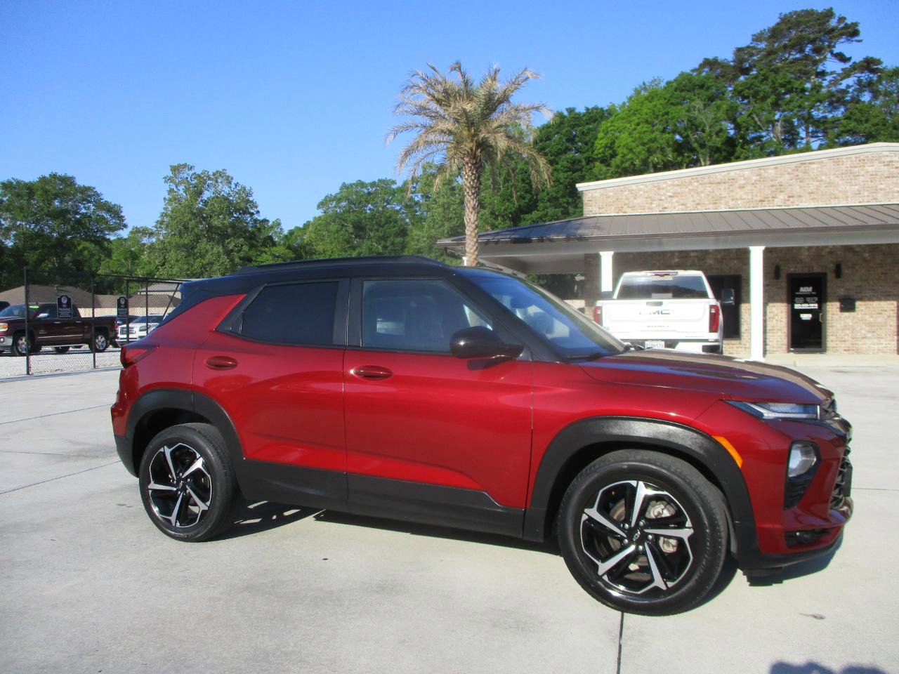Used 2022 Chevrolet TrailBlazer RS image 2