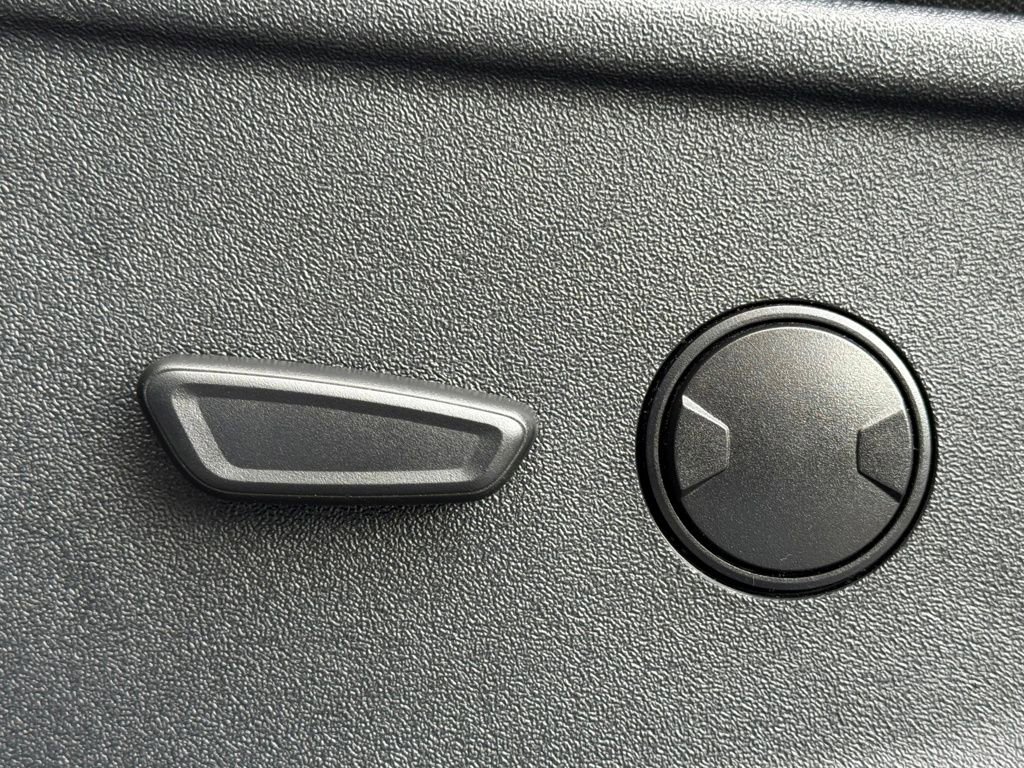 Used 2024 Ford F150 XLT w/ Mobile Office Package image 20