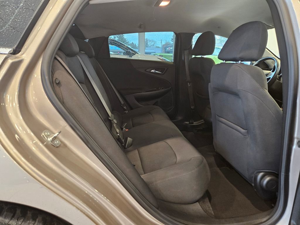 Used 2022 Chevrolet Malibu RS image 28