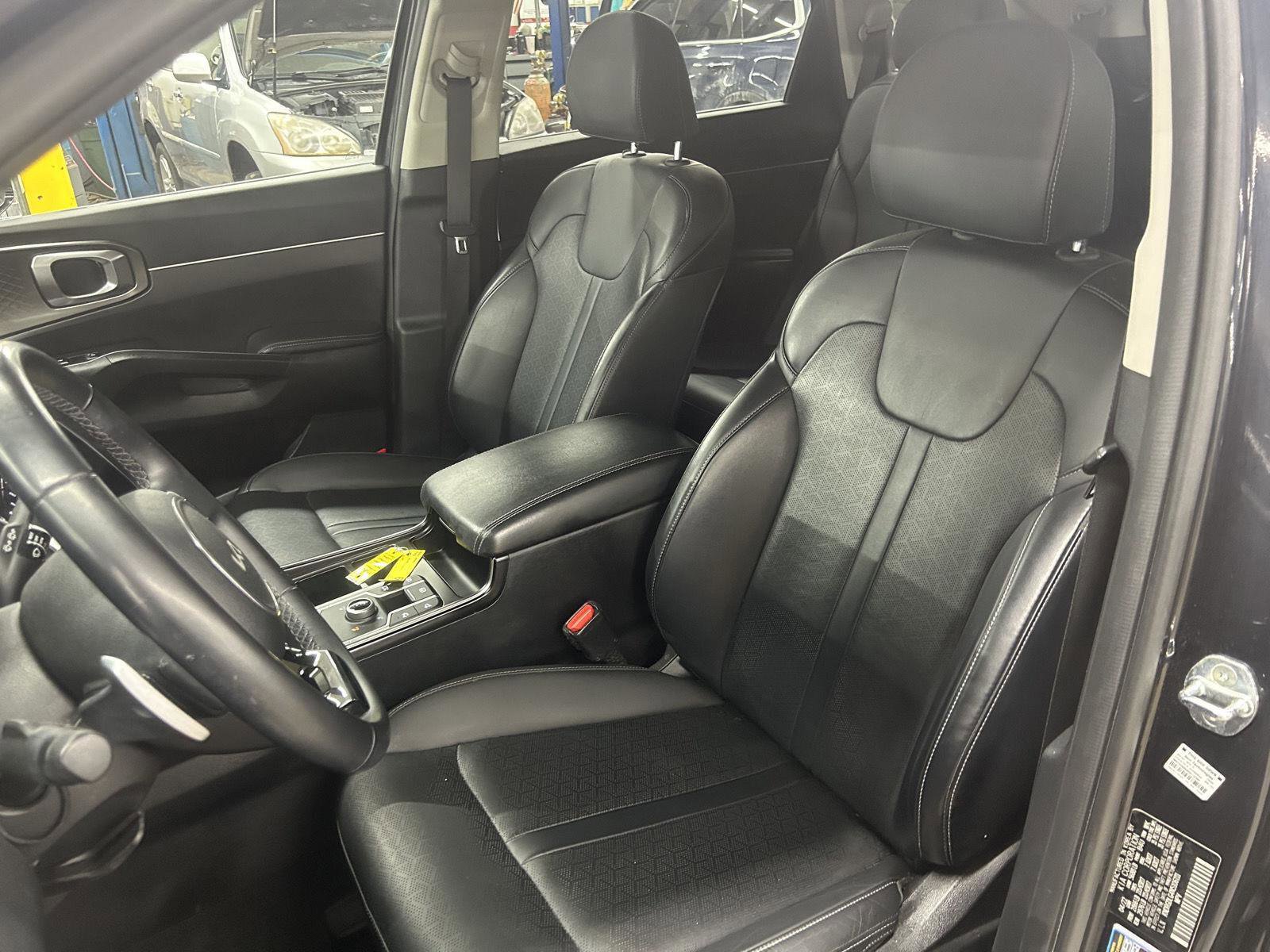 Used 2022 Kia Sorento S image 16