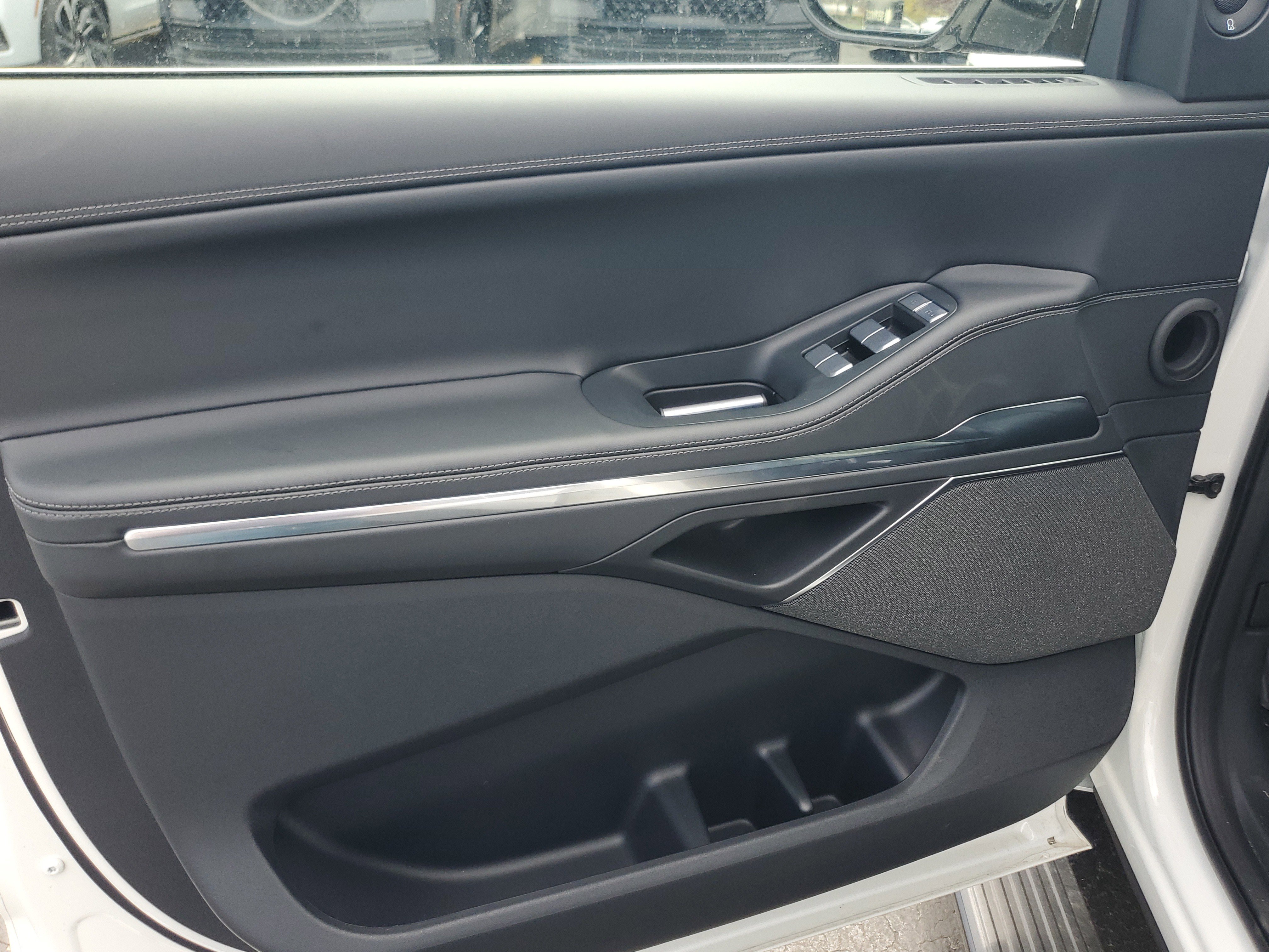 New 2025 Lincoln Navigator L Reserve AWD/4WD image 8