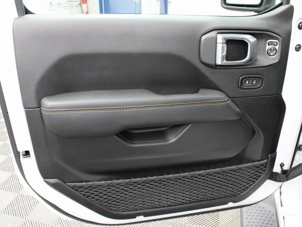 Used 2023 Jeep Wrangler Unlimited Sahara AWD/4WD image 56