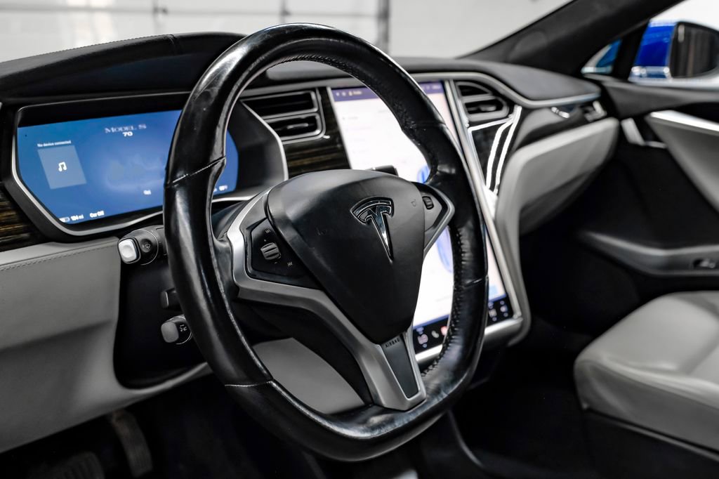 Used 2016 Tesla Model S 70 image 22
