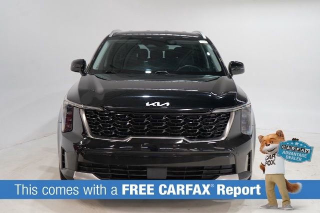 Used 2024 Kia Sorento S image 2