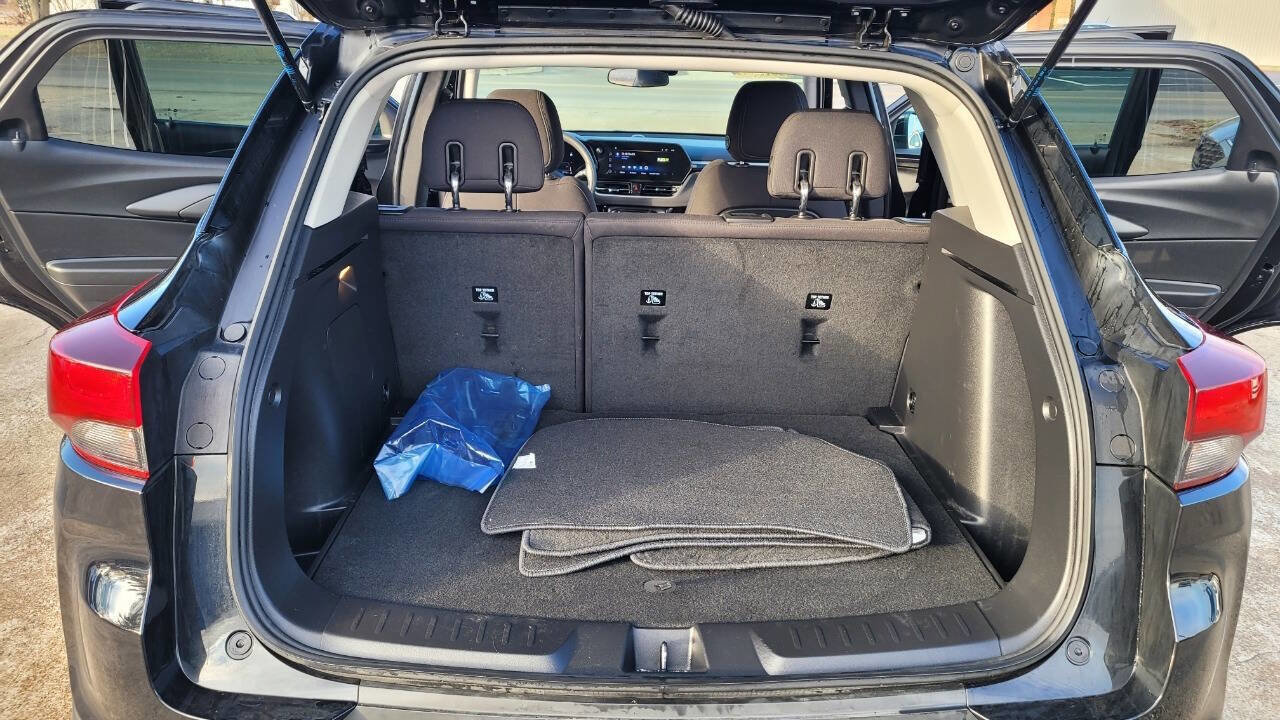 Used 2025 Chevrolet TrailBlazer LT w/ Driver Confidence Package image 13