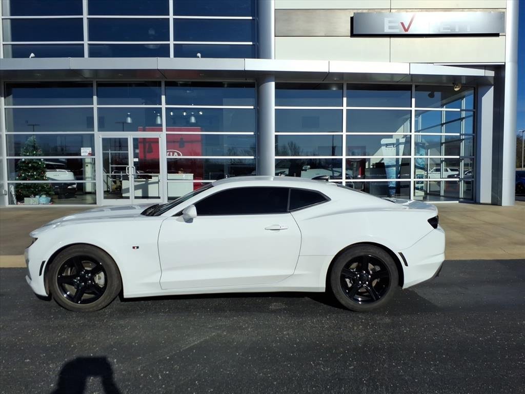 Used 2023 Chevrolet Camaro LT image 4