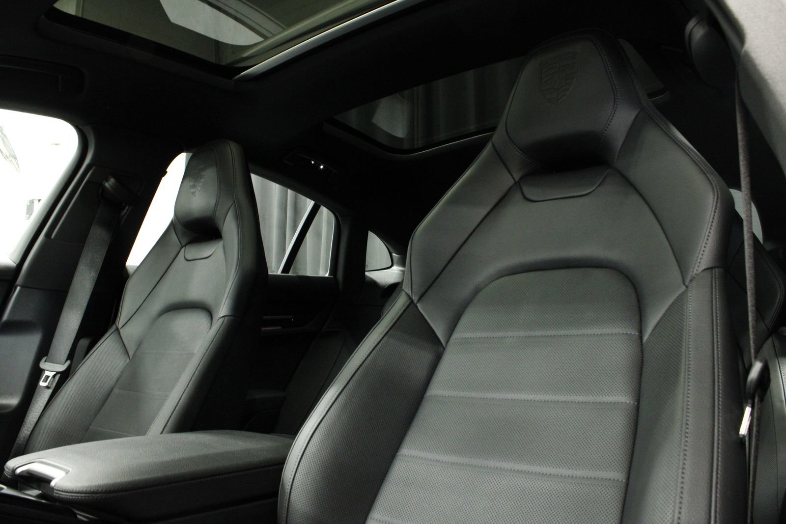 Certified 2025 Porsche Panamera 4 AWD/4WD image 18