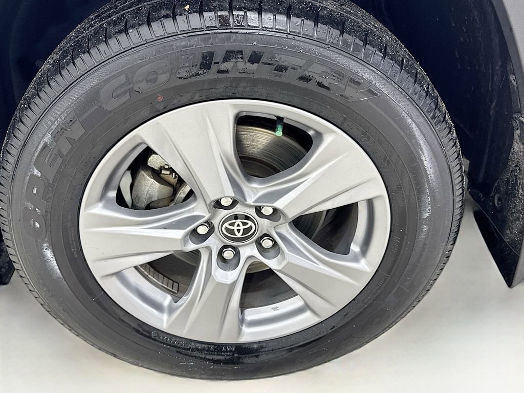 Used 2024 Toyota RAV4 XLE w/ Convenience Package image 40