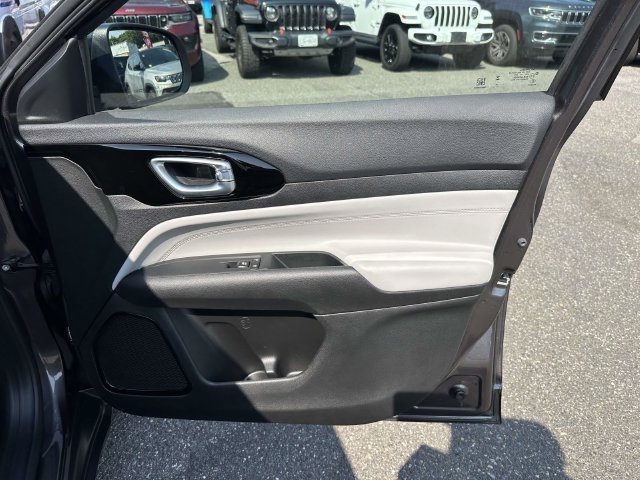 Certified 2023 Jeep Compass Limited AWD/4WD image 24