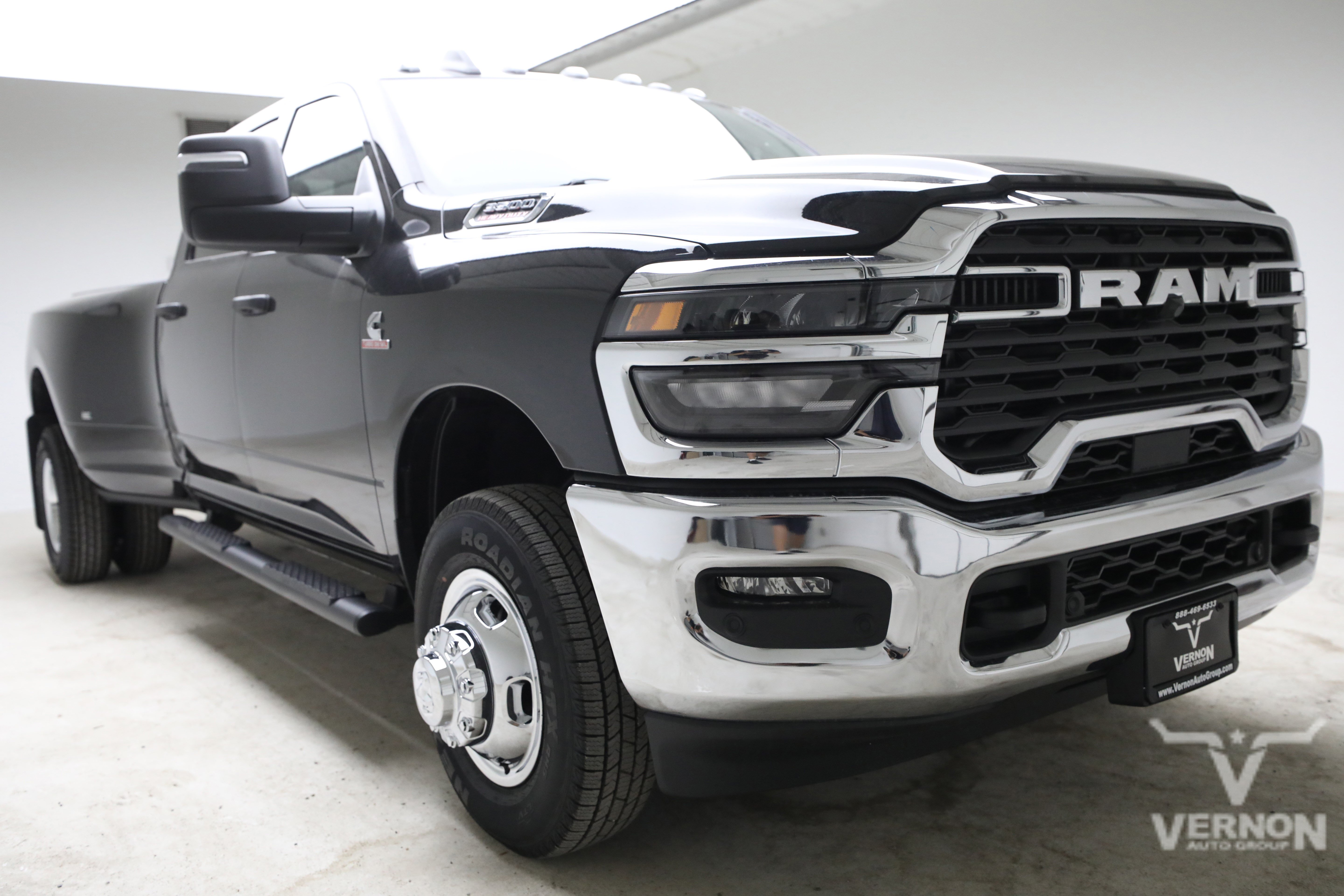 New 2026 RAM 3500 Tradesman AWD/4WD image 7