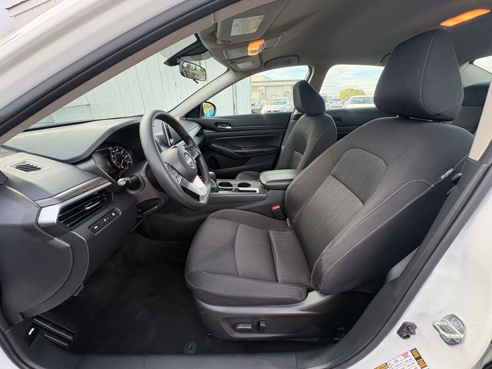 Used 2025 Nissan Altima 2.5 SV image 28