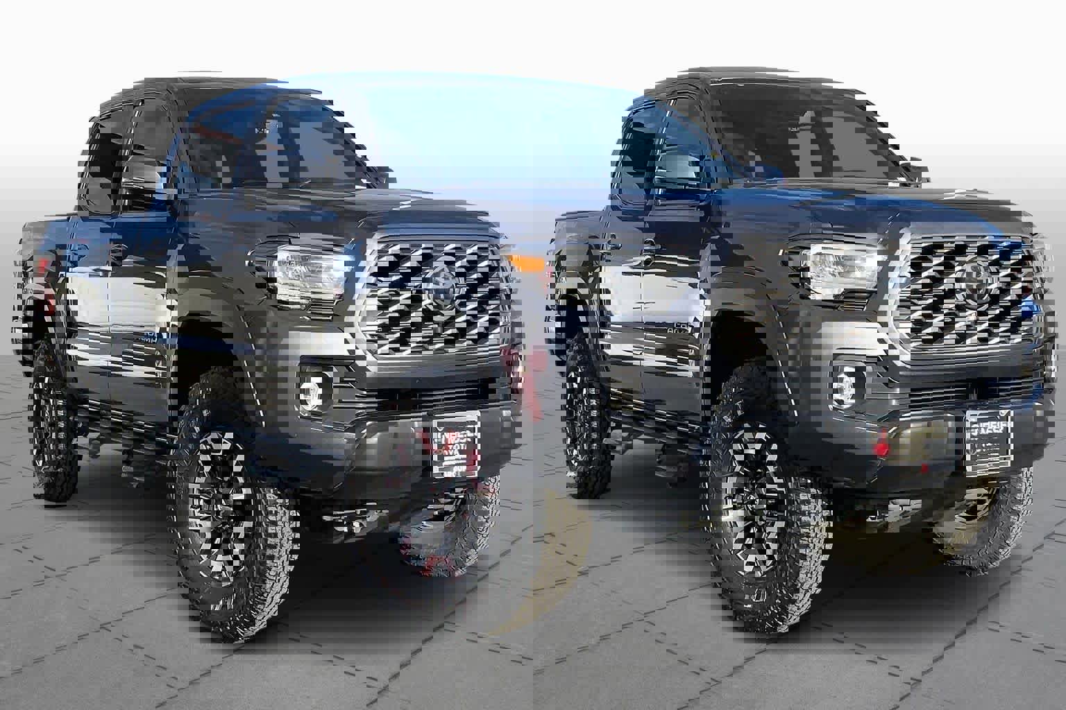 Used 2023 Toyota Tacoma TRD Off-Road image 3