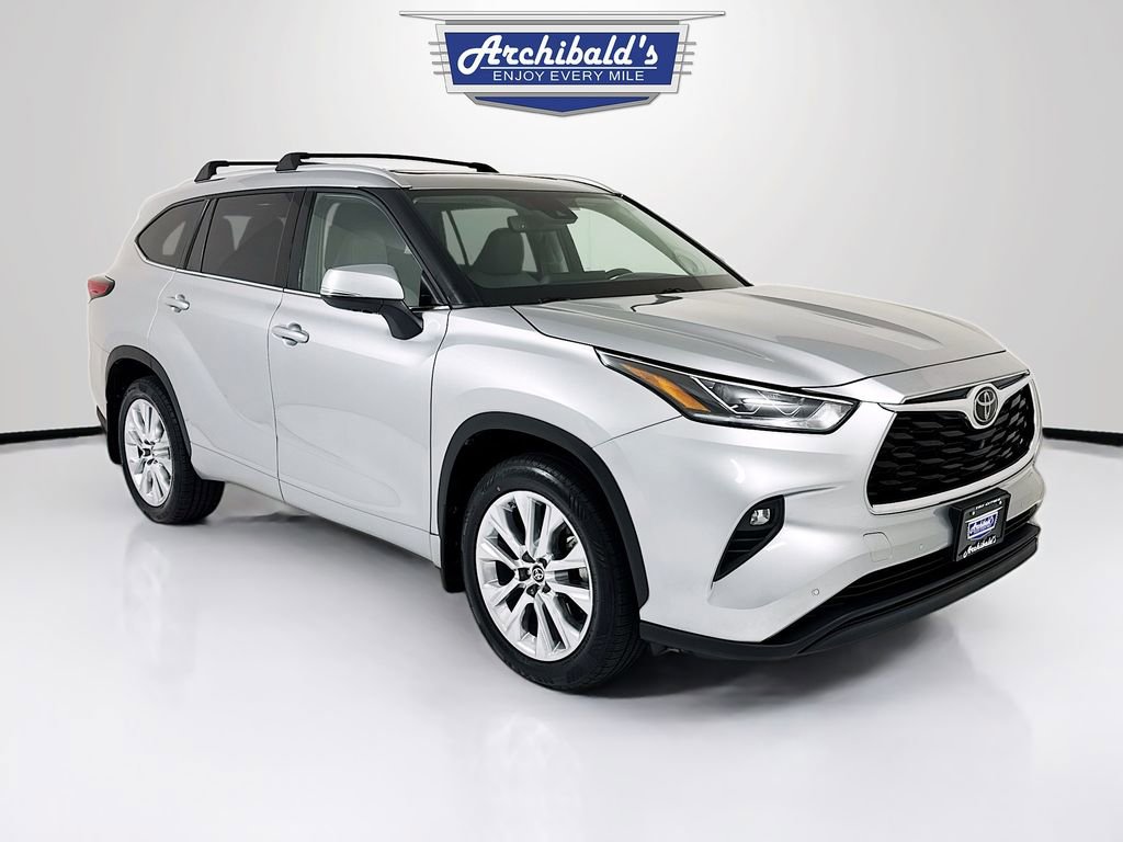 Used 2022 Toyota Highlander Limited image 1