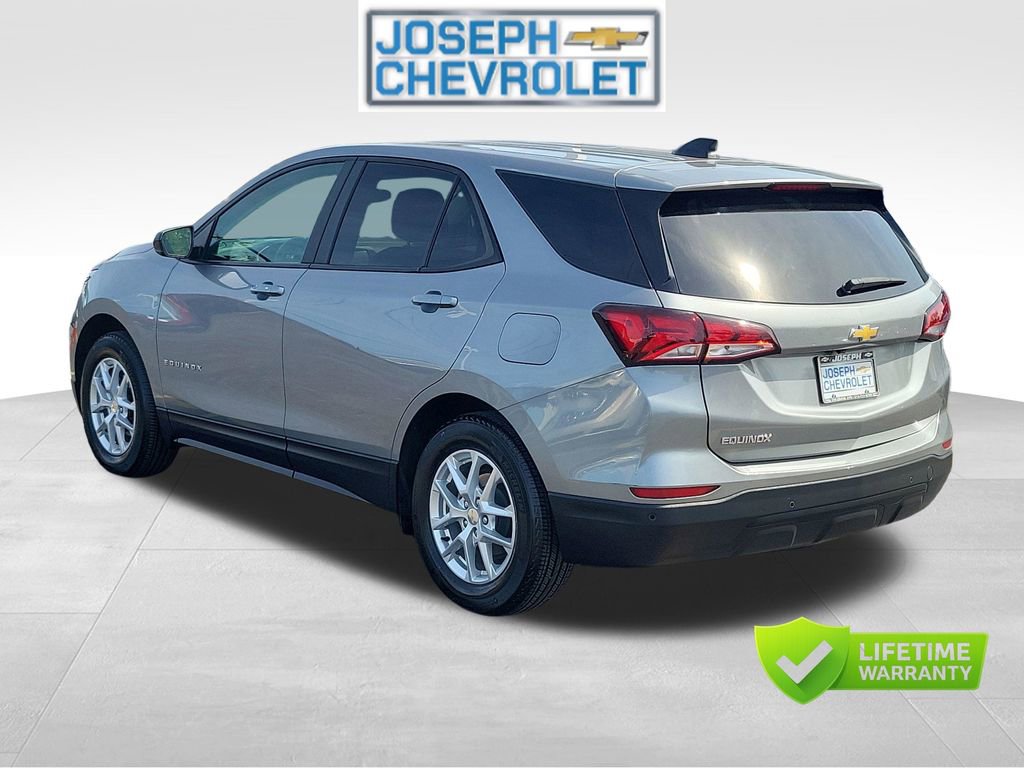 Certified 2023 Chevrolet Equinox LS w/ LS Convenience Package FWD image 3