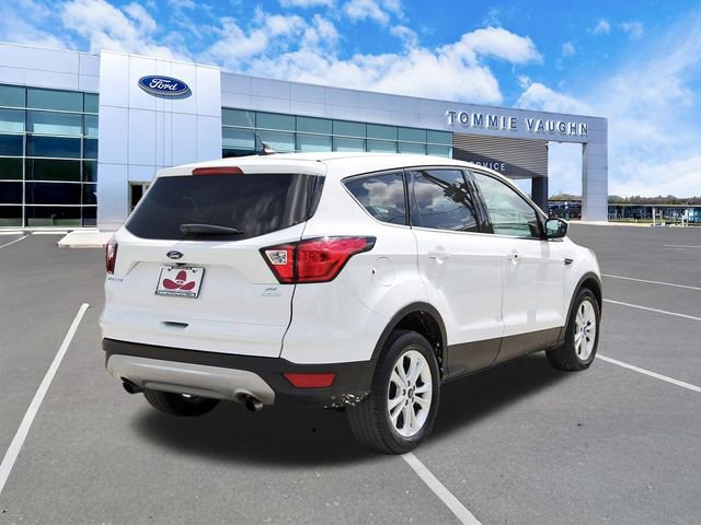 Used 2019 Ford Escape SE image 4