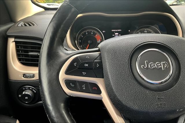 Used 2017 Jeep Cherokee Limited AWD/4WD image 11