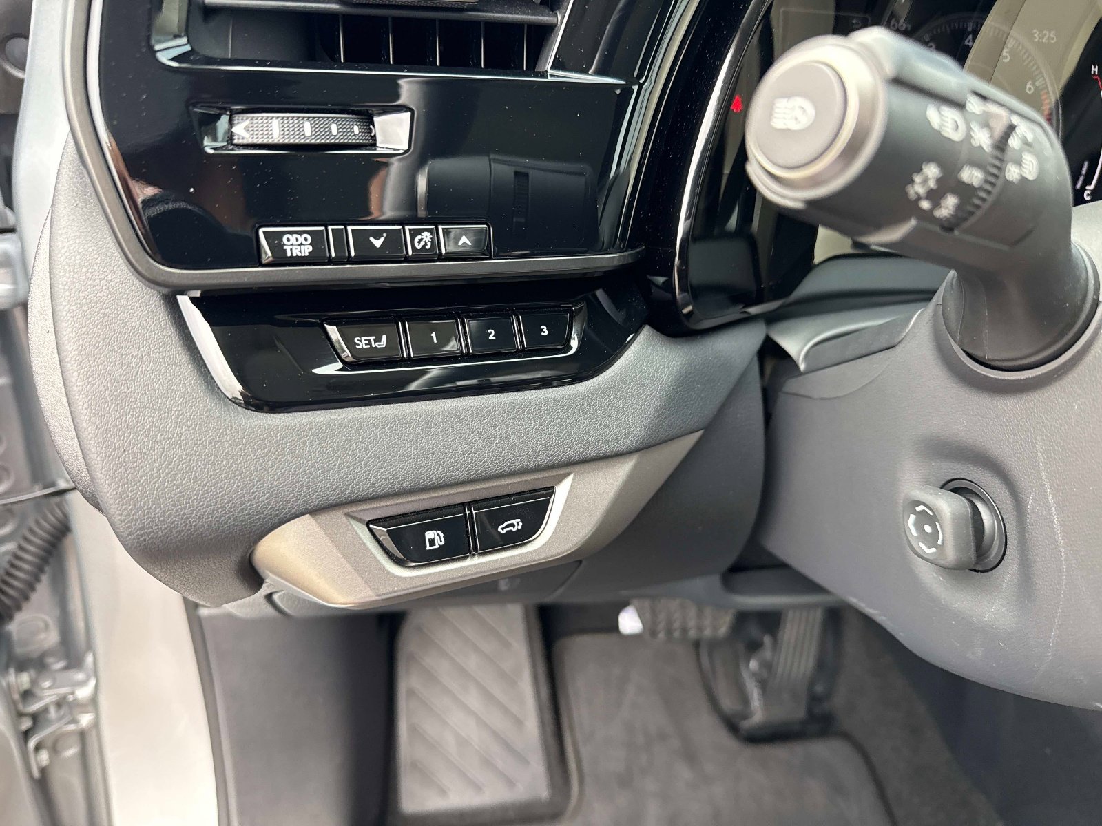 Used 2023 Lexus RX 350 Premium w/ Accessory Package (Z1) FWD image 33