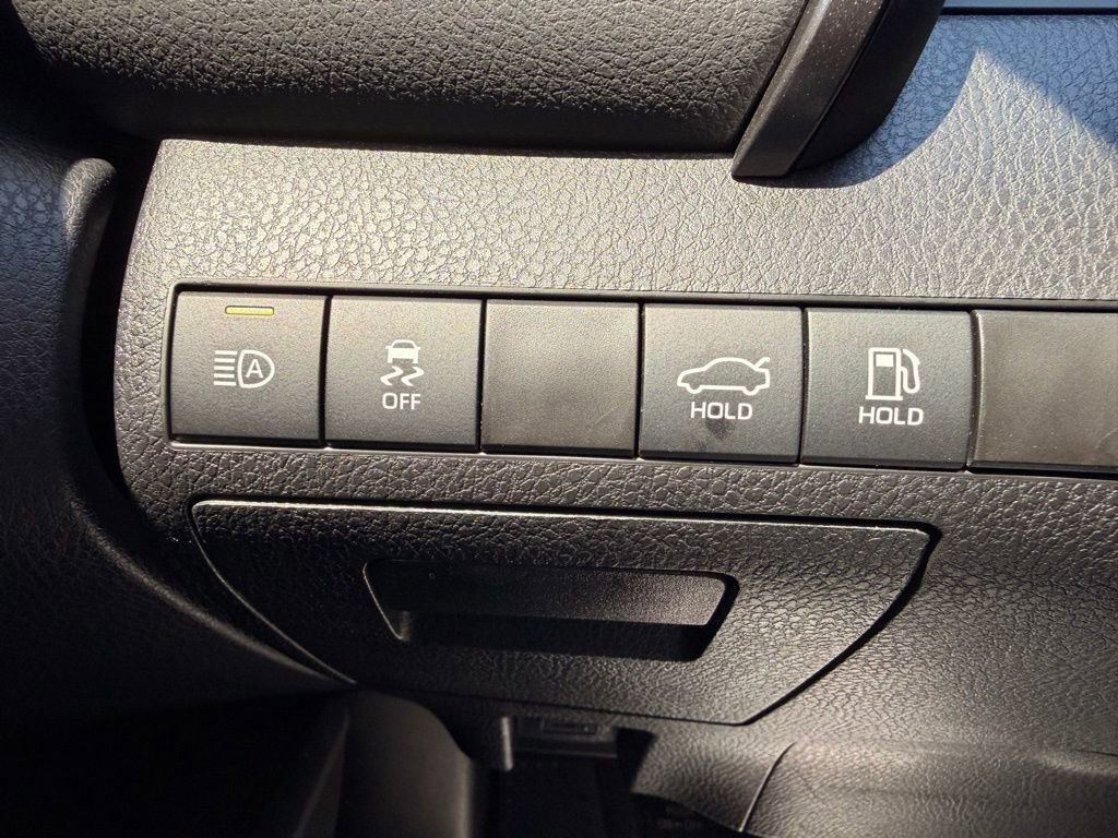 Used 2022 Toyota Camry SE w/ Convenience Package image 23