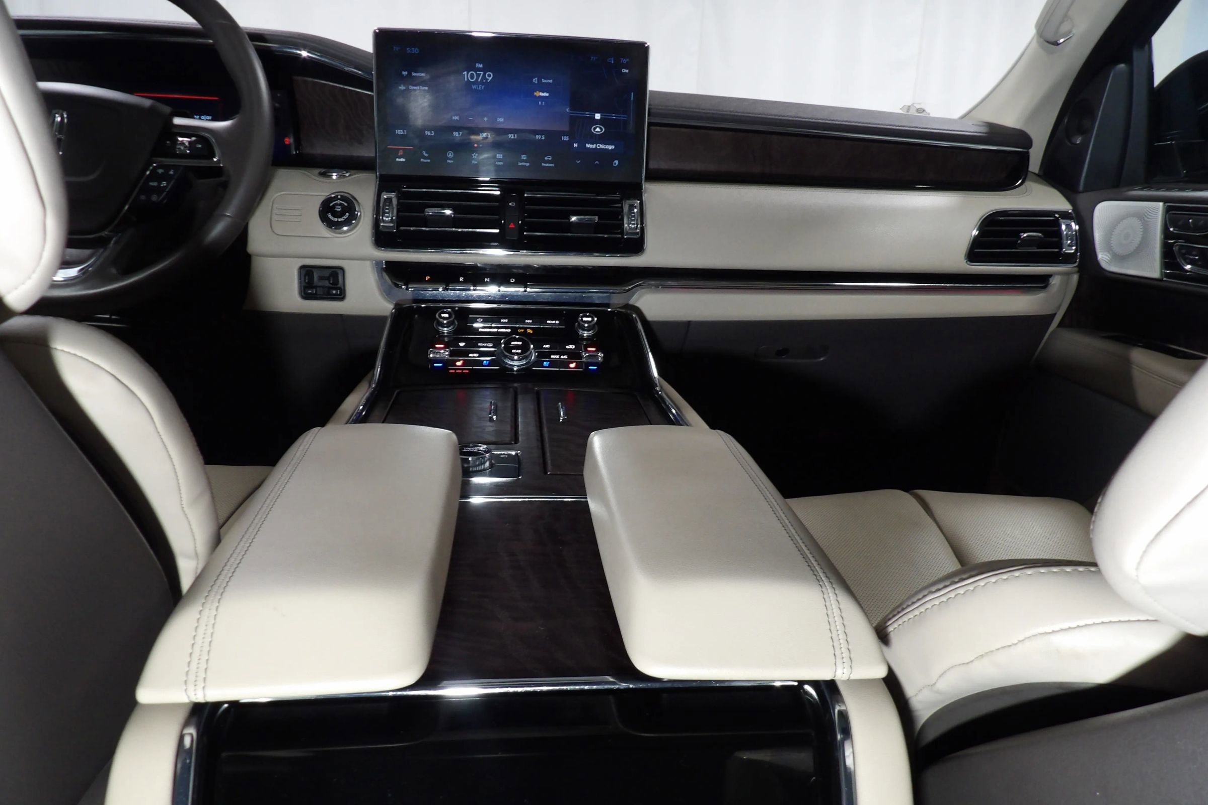 Used 2022 Lincoln Navigator Reserve image 28