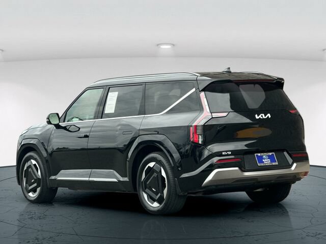 Used 2024 Kia EV9 Land AWD/4WD image 4