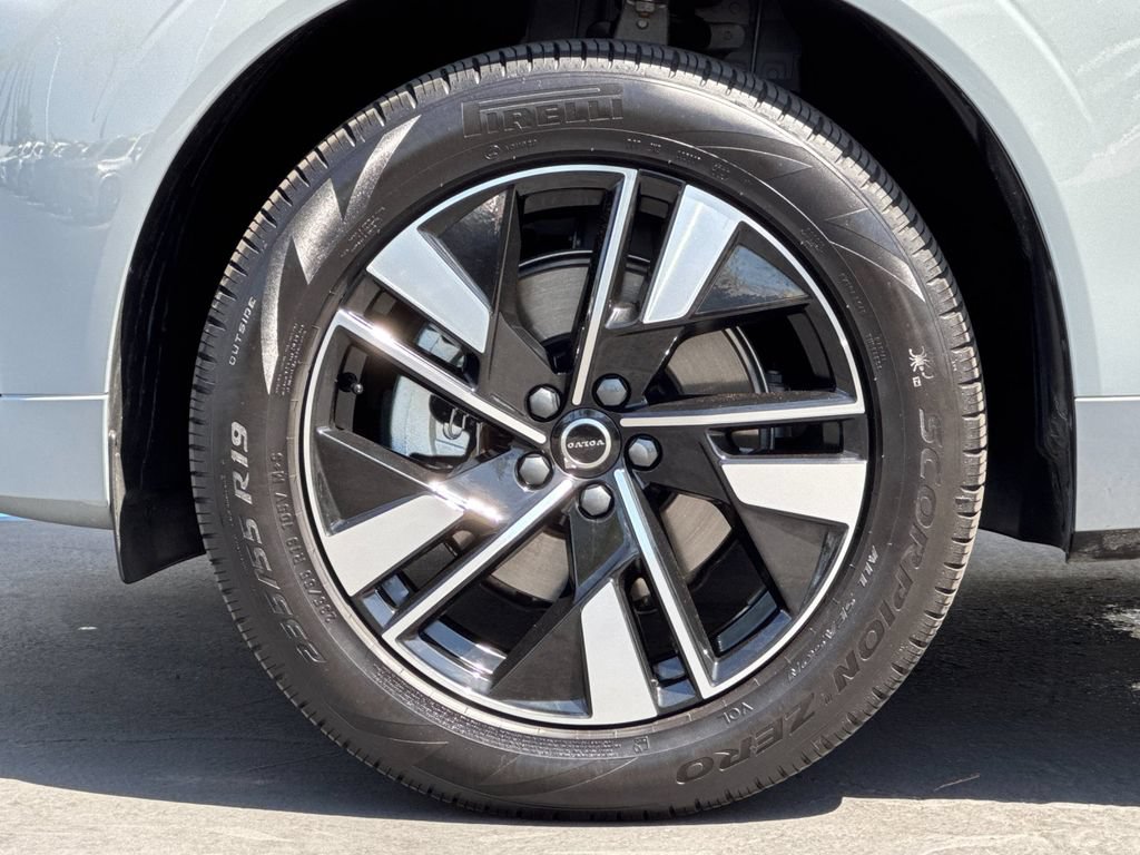 New 2026 Volvo XC60 B5 Core AWD/4WD image 25