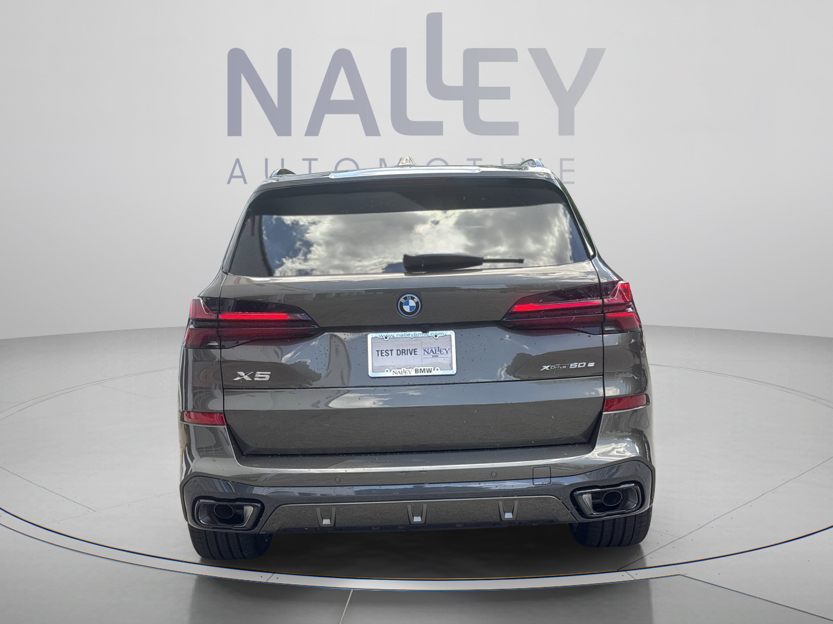 New 2026 BMW X5 xDrive50e w/ Executive Package AWD/4WD image 2