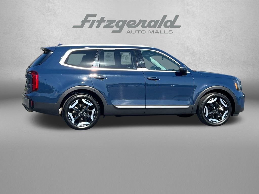 Used 2025 Kia Telluride S image 3