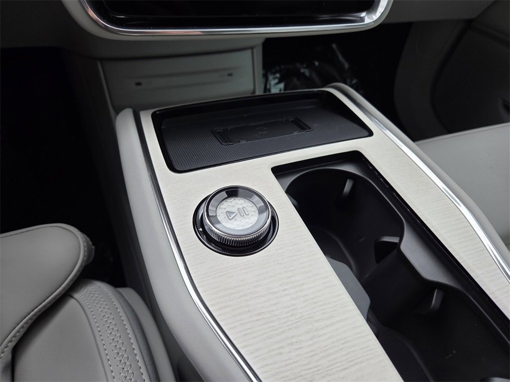 New 2025 Volvo EX90 Ultra w/ Protection Package Premier image 27