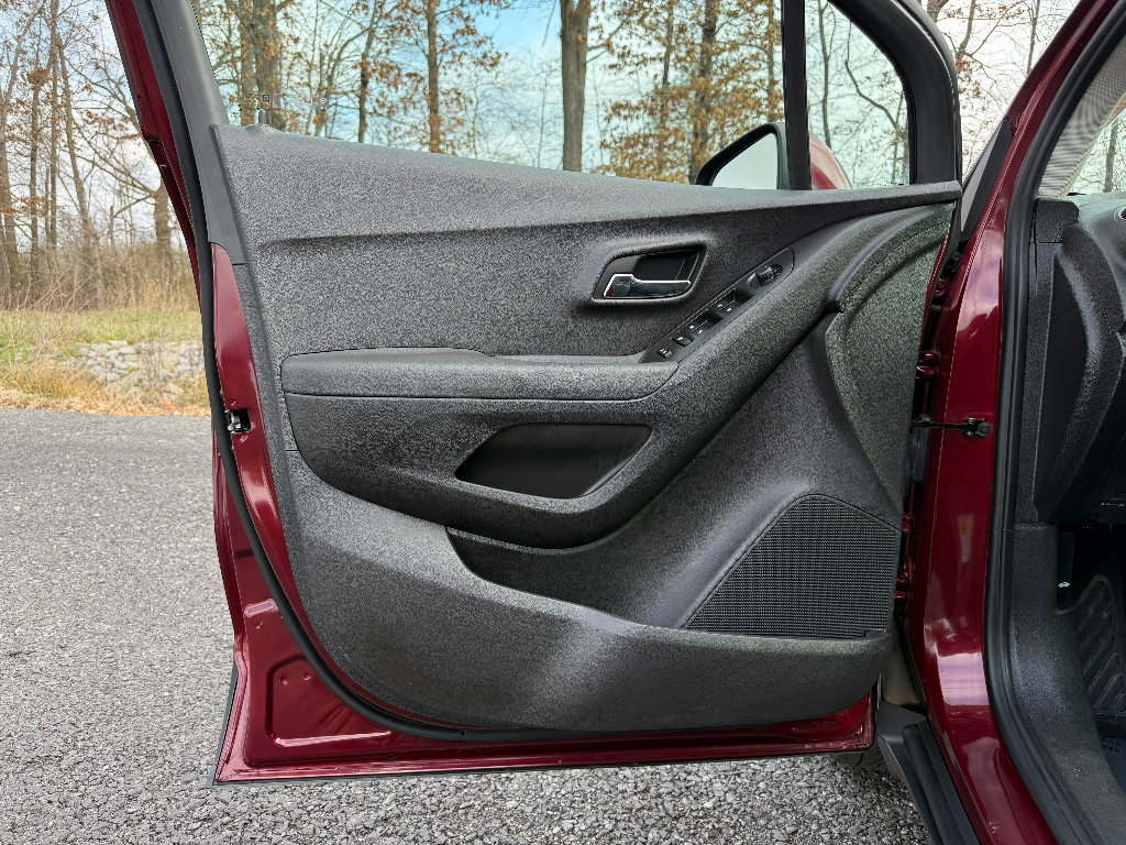 Used 2016 Chevrolet Trax LS image 21