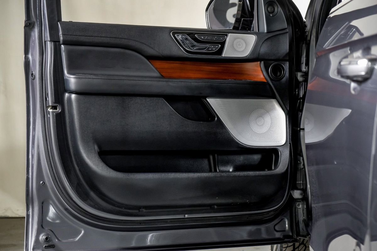 Used 2021 Lincoln Navigator L Reserve w/ Luxury Package image 33