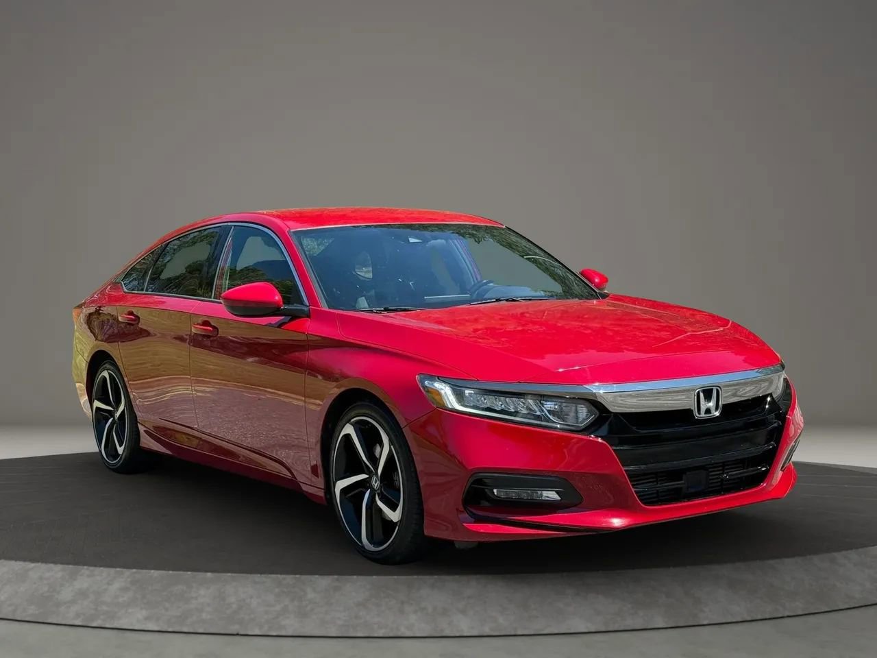 Used 2018 Honda Accord Sport image 3
