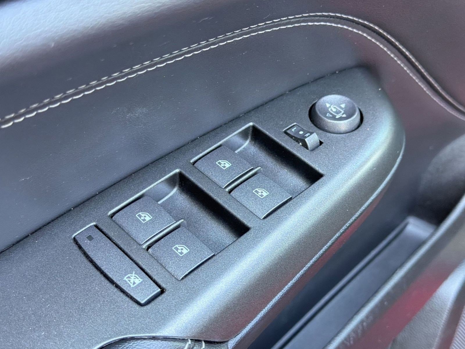Used 2012 Cadillac SRX Luxury FWD image 20