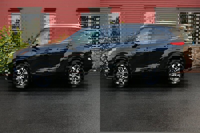 Used 2022 Toyota Highlander XLE image 4