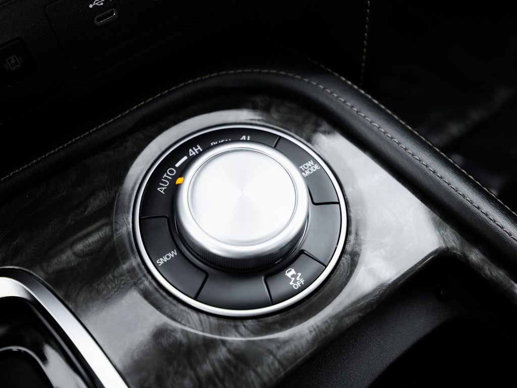 Used 2024 Nissan Armada Platinum w/ Captain's Chairs Package AWD/4WD image 37