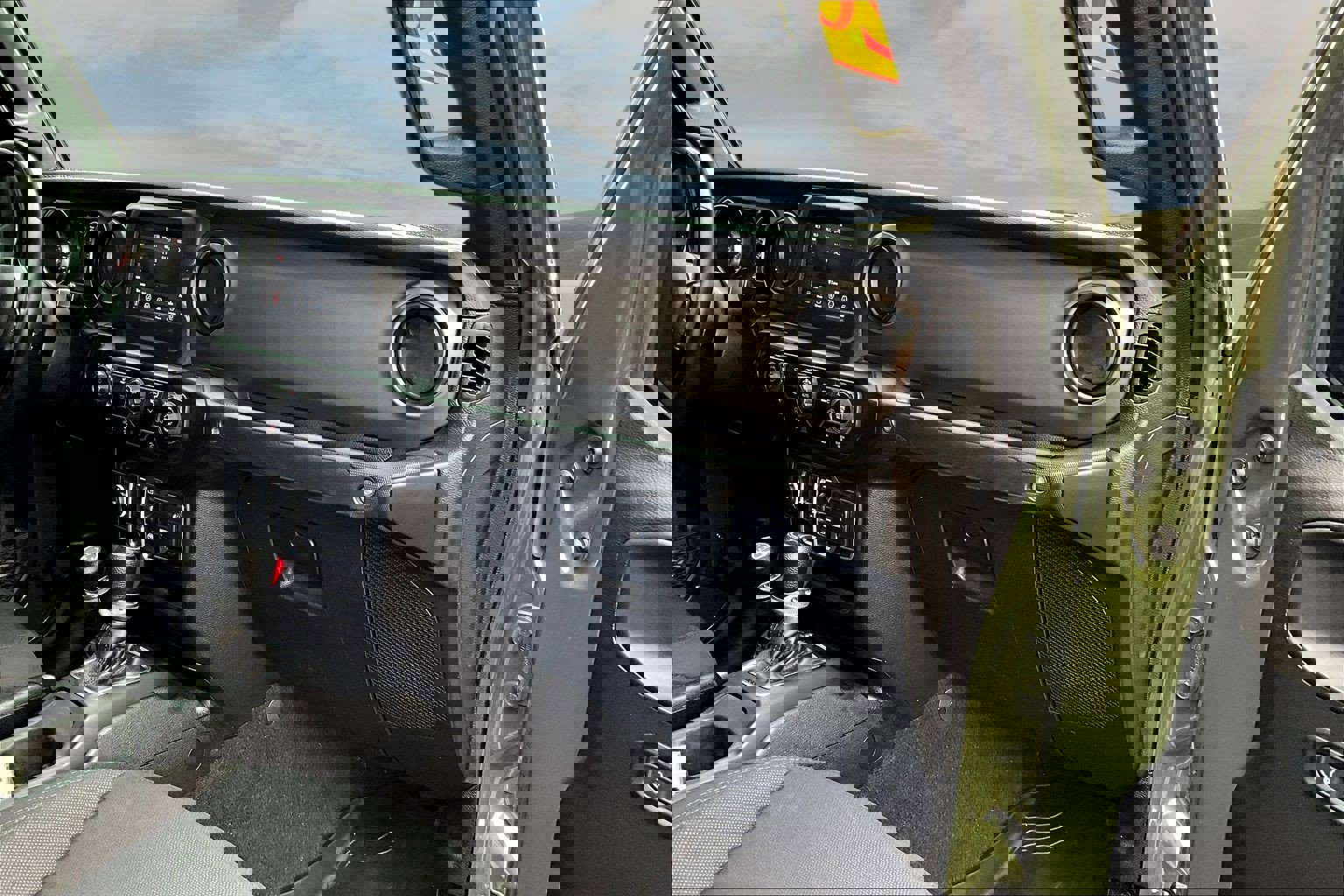 Used 2022 Jeep Gladiator Sport AWD/4WD image 18